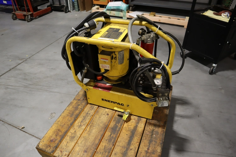 Used ENERPAC GPER5420GFH Hydraulic Pumps Minnesota US | Machinesused.com #1295550