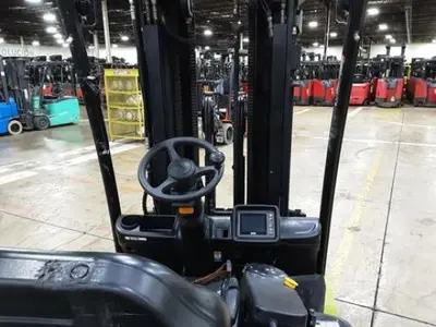 USED 2021 CLARK S32C