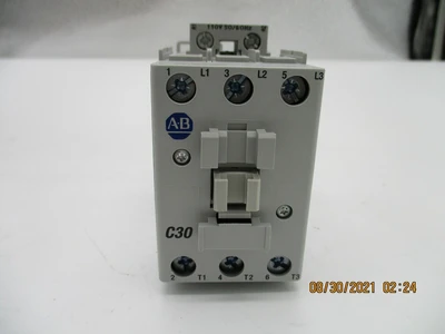 Allen-Bradley 100-C300 00C SER C New 3 Main Poles Contactor