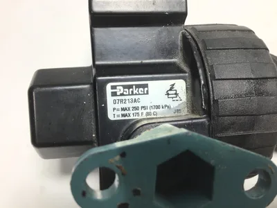 Parker 07R213AC Regulator 250PSI Pmax (1700 kPa) 175F Tmax (80C)
