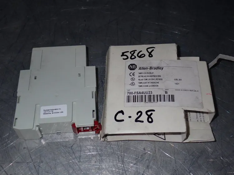 Used ALLEN BRADLEY 700FSA4UU23 Timers Ohio US | HGR 24 #1070051