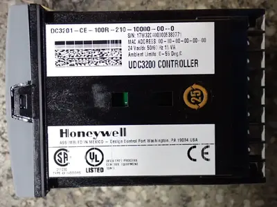 USED HONEYWELL UDC3200 / DC3201CE100R21010000000