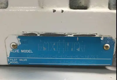 USED TOKIMEC VICKERS DG5V-7-2C-E-P7-H-82-JA743