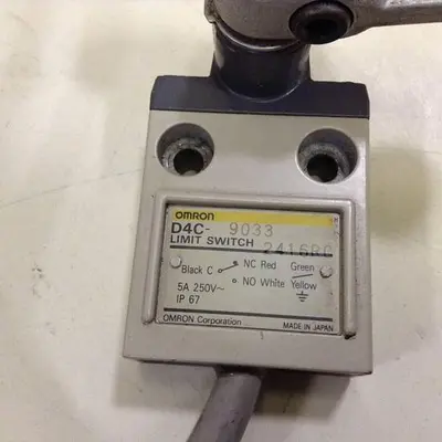 USED OMRON D4C-9033