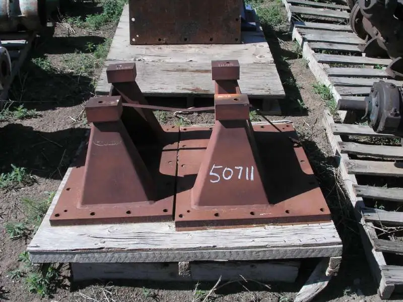 USED PEDESTALS -