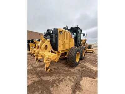 2015 Caterpillar 140M3