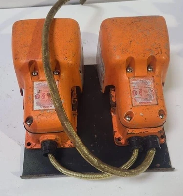 Lot of 2 Linemaster Hercules 511 - B20AQ2 HEAVY DUTY FOOT SWITCH