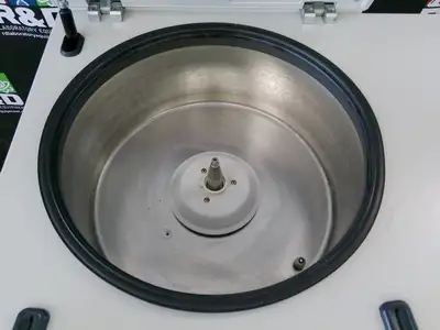 Eppendorf 5810R Refrigerated Centrifuge w/ Rotor (A-4-62), Buckets & Inserts