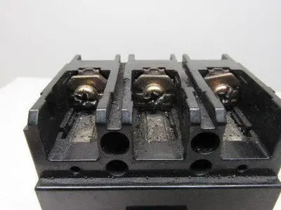 Fuji Electric BB3ASB-030 Auto Breaker 3Pole 30A 550VAC