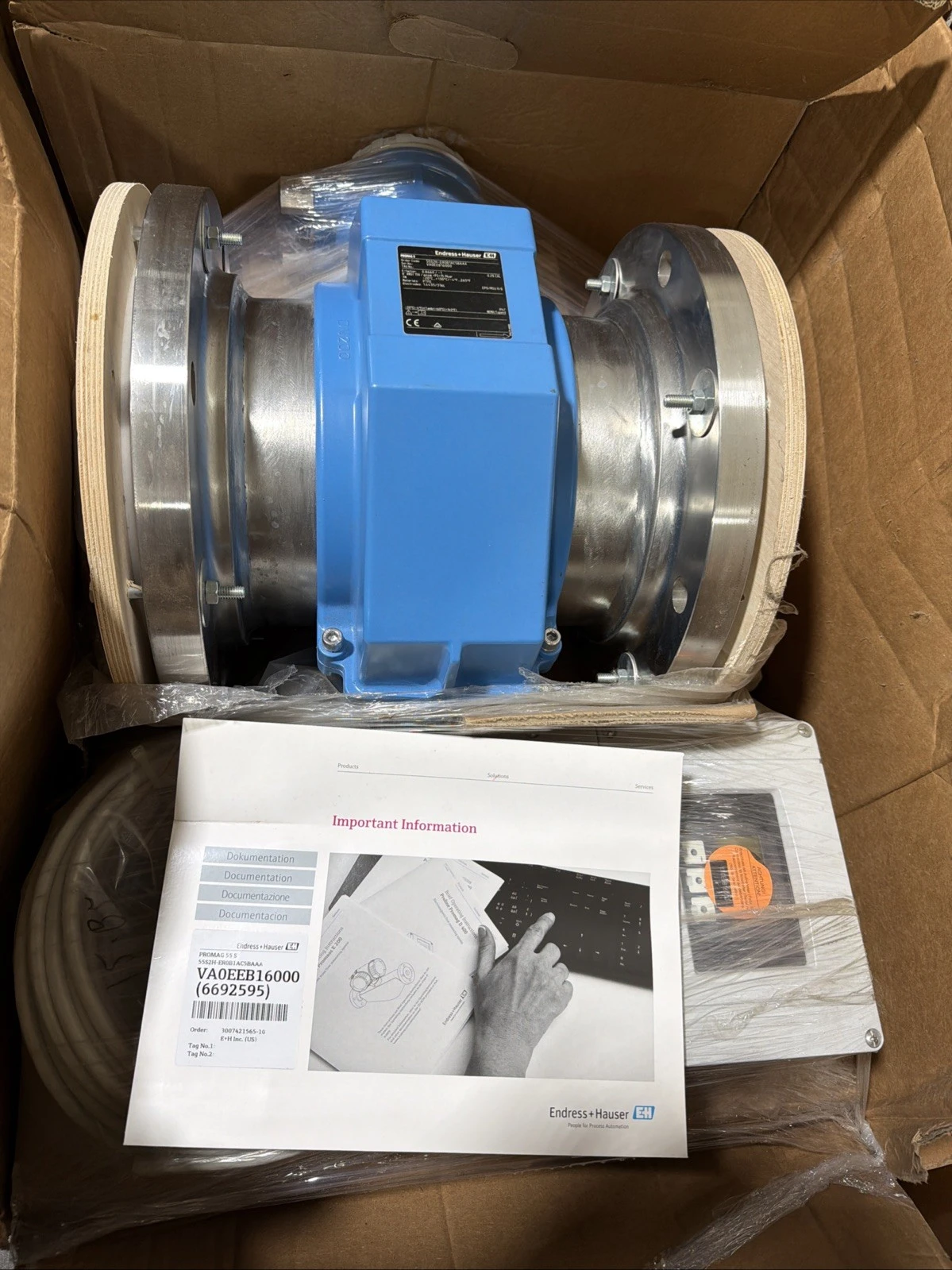 NEW Endress+Hauser 55S2H-EROB1AC5BAAA