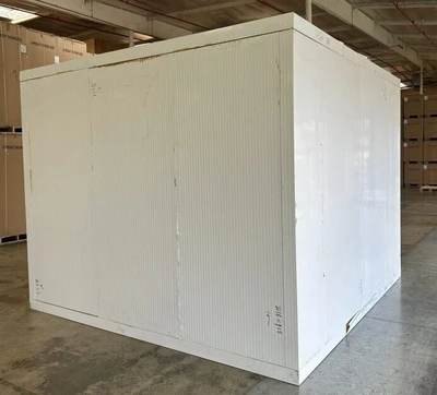 171-0082 10’ x 10’ x 8 'Walk In Freezer Box with Floor