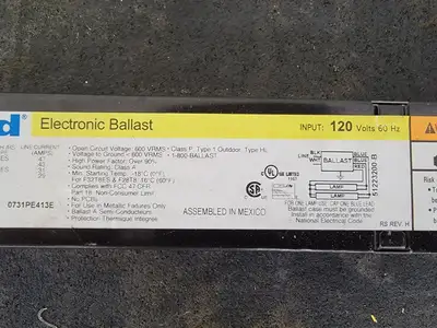 USED UNIVERSAL LIGHTING B232I120RH-A