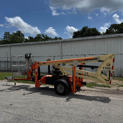 USED 2017 JLG T350