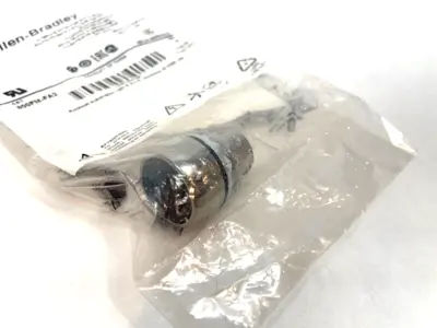 NEW ALLEN BRADLEY ALTERNATE ACTION PUSHBUTTON