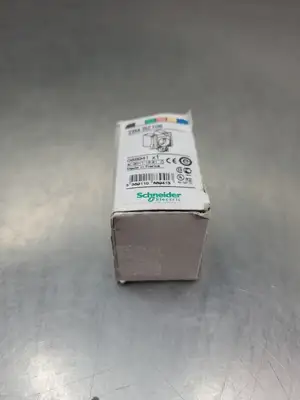 USED Schneider Electric ZB4 BZ105 Contactor Switch Module