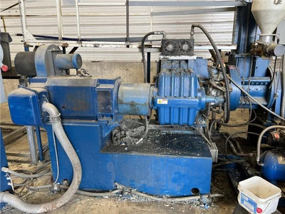 4.5" Davis Standard Single Screw Ram Stuffing Extruder, Model 45IN45-34, 400HP, New in 2011