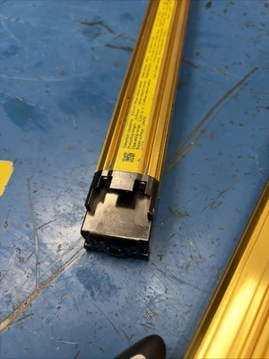 USED Omron F3SJ-A0635P20-D
