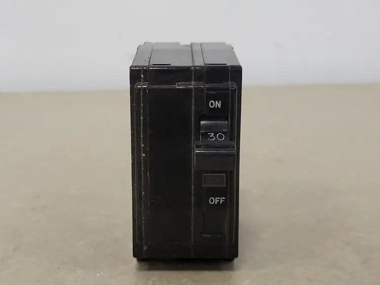 Used SQUARE D QO230 Switchgears British Columbia CA | Lenmark #835378