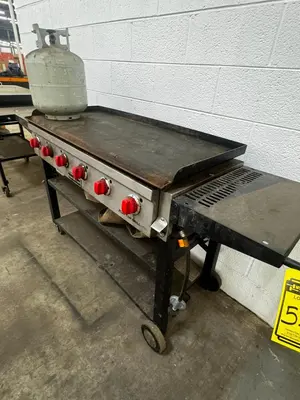 Used _UNKNOWN_ _UNKNOWN_ Grills & Griddles North Carolina US | Myron Bowling Auctioneers Inc #1543515