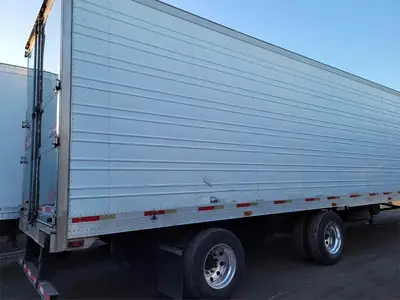 USED 2005 UTILITY 50 FOOT