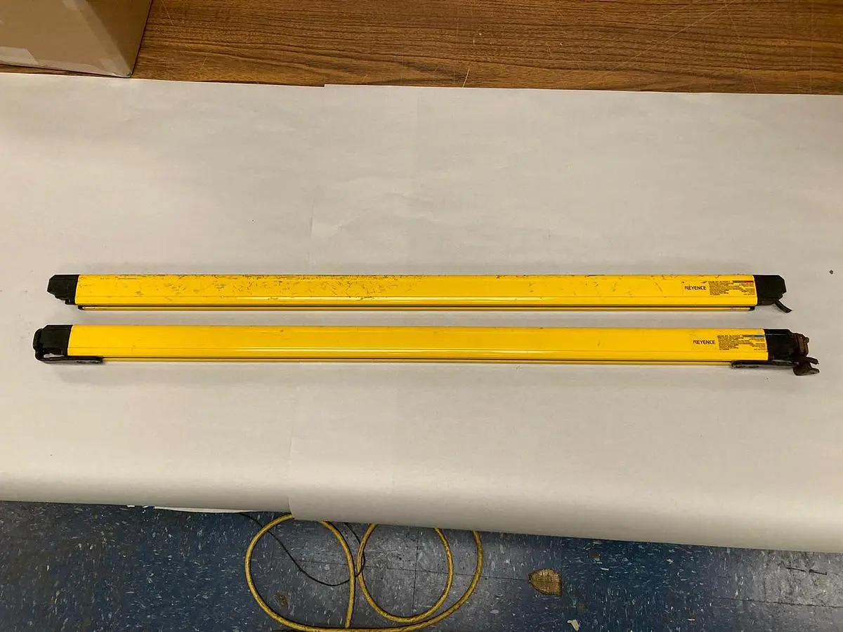 USED KEYENCE GL-R44H-T/R