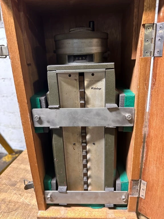 MITUTOYO HM-12 12" HEIGHT GAGE