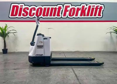 USED 2014 CROWN WP-3035-45