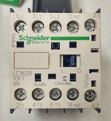 NEW SCHNEIDER LC1K0910F7
