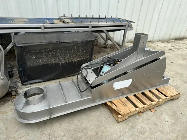 Used FMC VF-10 Vibratory Conveyors | The Equipment Butler #1046247