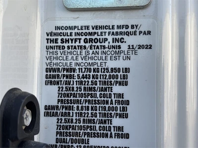 Used 2022 ISUZU "FTR" VAN BODY TRUCK - DIESEL (2022) Box trucks Texas US | MachineryMax #1488277