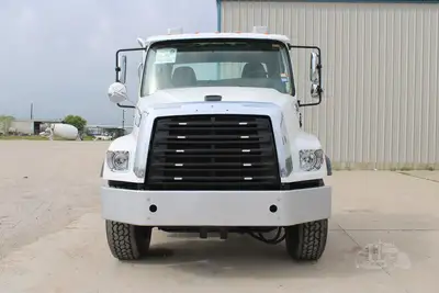 Used 2019 FREIGHTLINER 114SD Cab Chassis trucks Texas US | Roll Off Truck World #1491769