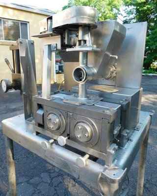 USED FITZPATRICK ROLL COMPACTOR 1.5 X 8