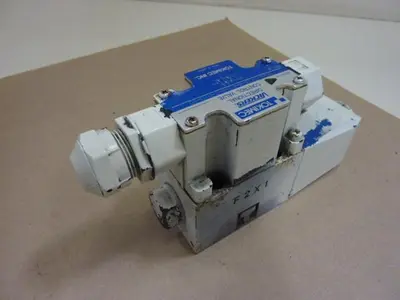 USED VICKERS DG4V32AMP7H7P2050