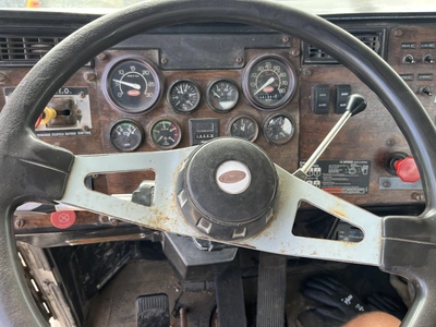 USED 1993 PETERBILT 357 6X4 TRACTOR