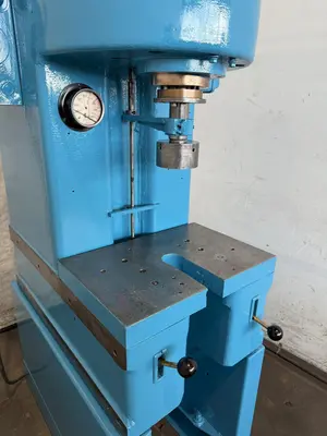 USED DENISON FG8C02