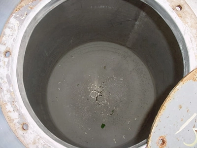 USED VERTICAL CLOSED TOP TANK 250 GALLON CLOSED TOP TANK