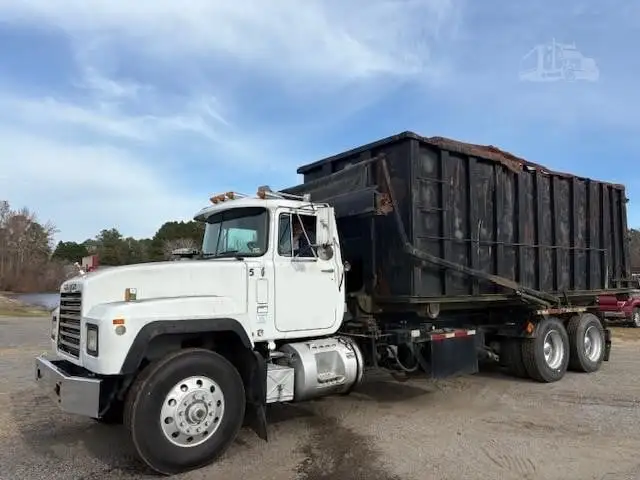 Used 1997 MACK RD688S Hooklifts & Roll-Offs North Carolina US | Southeastern Equipment Corp #1467776