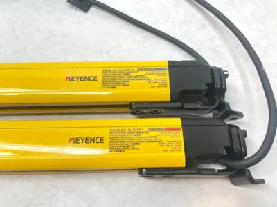USED KEYENCE GL-R79F LIGHT SAFETY CURTAIN SET