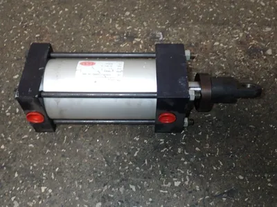 USED DESTACO 1001
