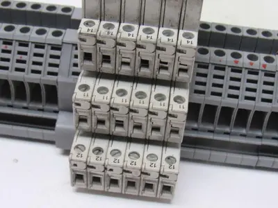 Entrelec 5118 Euro 4 600V 50A Terminal Block 700-HLT1U1 Misc. Components Lot/47