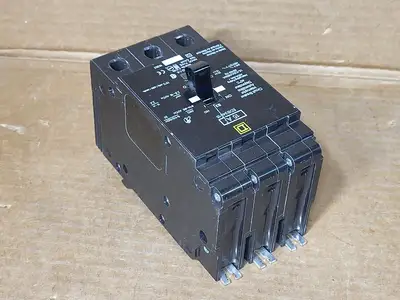 NEW SQUARE D EDB34015