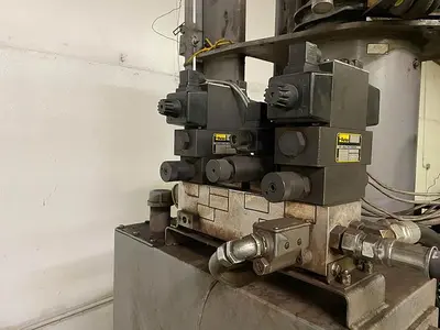 Whallon High Speed Bright Can Palletizer