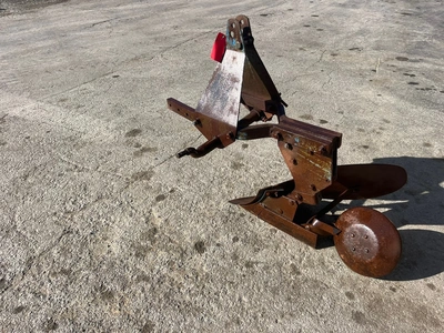 FORD 1 BOTTOM PLOW Plow | County Equipment Company LLC (6)