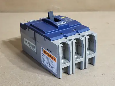 Used SCHNEIDER ELECTRIC EZD100E 40A Switchgears British Columbia CA | Lenmark #239899