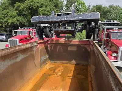 USED 2014 PETERBILT 365