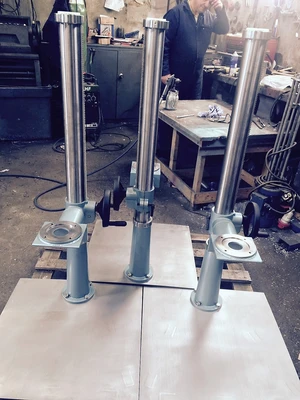 Lab s/s Hydraulic Raise Lower Stand