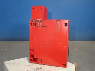 NEW TELEMECANIQUE XCSE7333