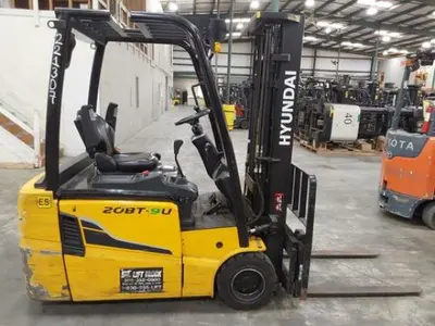 USED 2020 HYUNDAI 20BT-9U