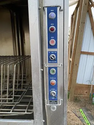 LVO FL-36G Front Load Pan Washer | Harvest Equipment and Fabrication Inc (9)