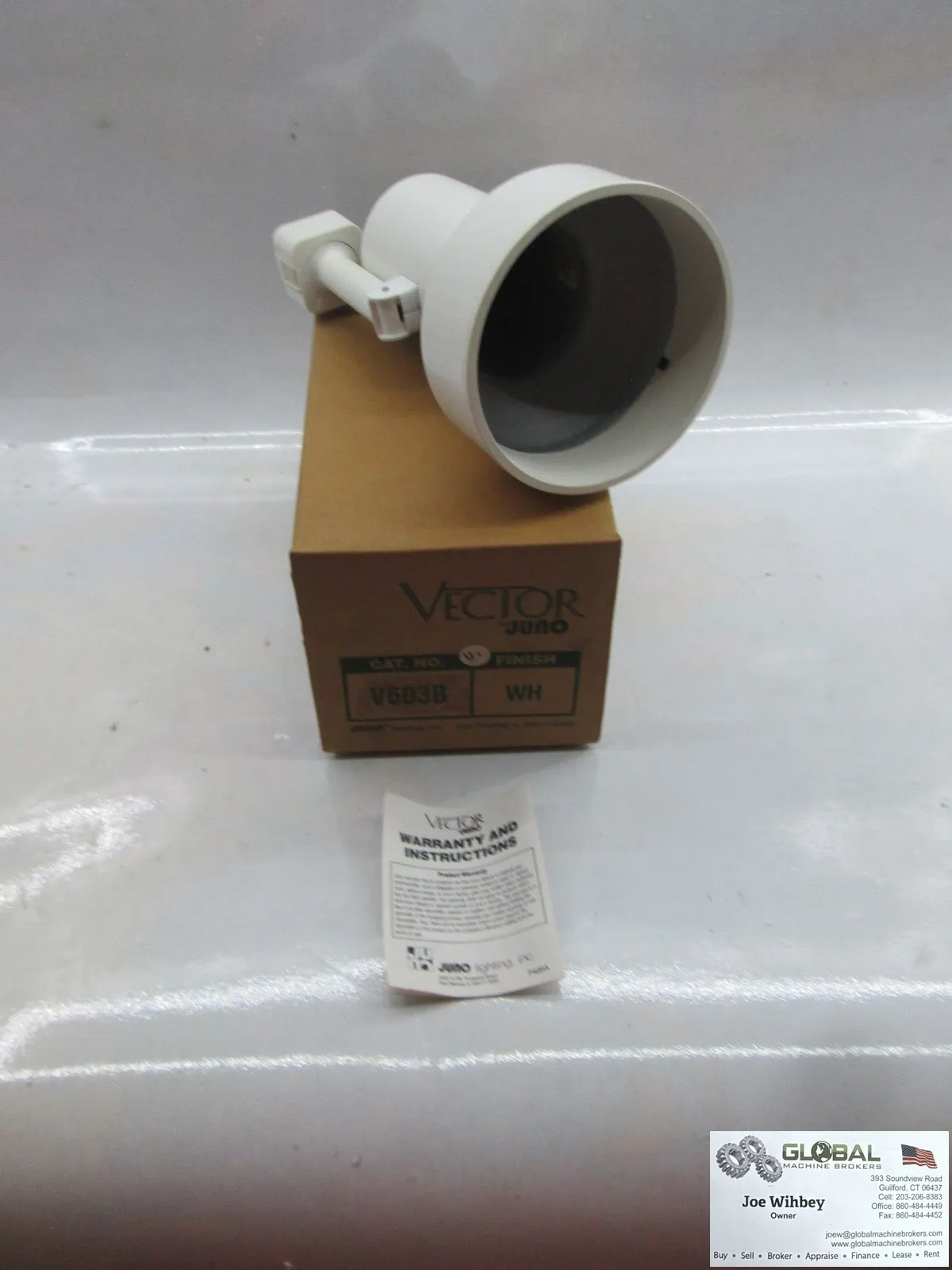 Vector V603B-WH Ceiling Track light